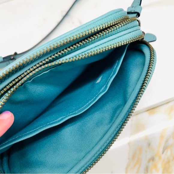 COACH BLUE GREEN LEATHER ICE CREAM SUNDAE CROSSBODY BAG POUCH - Picture 8 of 8